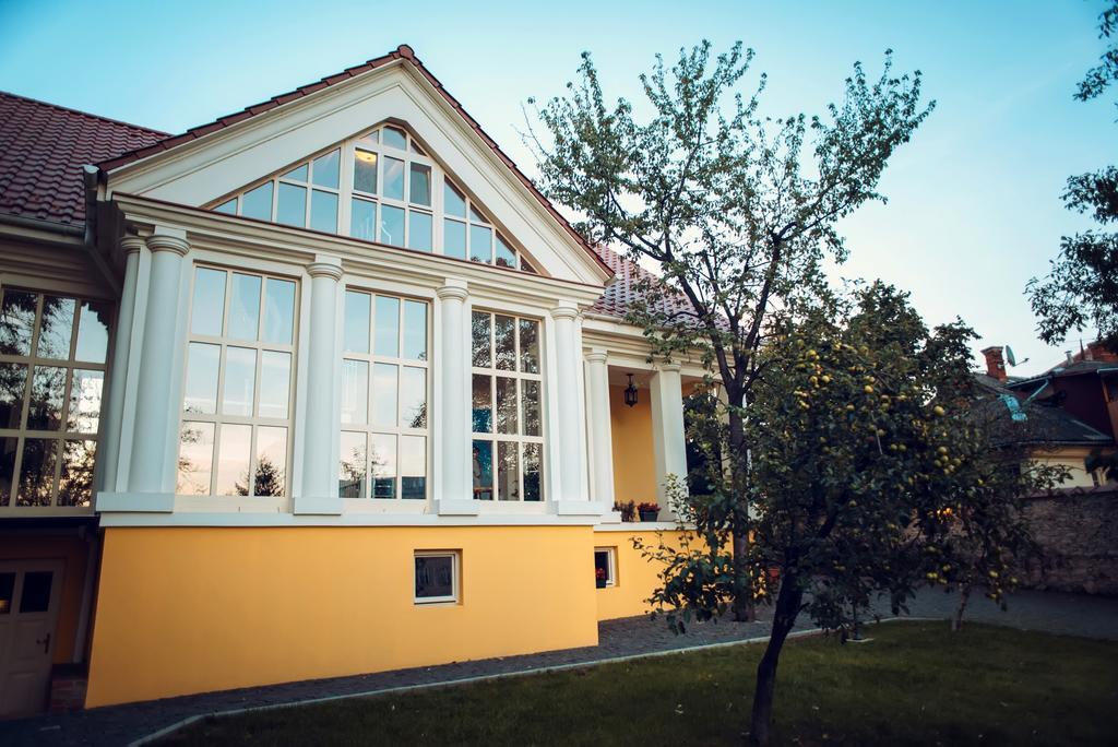 Boutique Hotel Villa P Úzhgorod Exterior foto